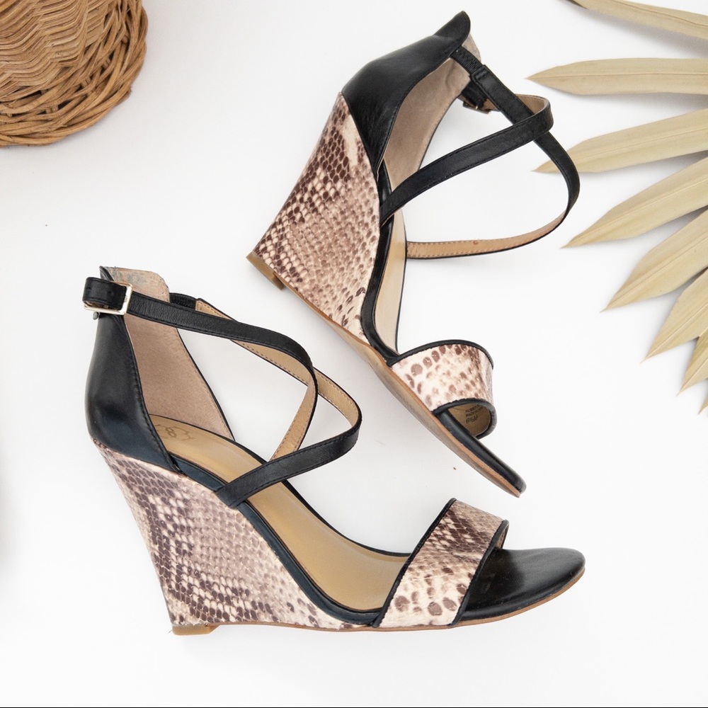 LEATHER PYTHON BLACK STRAPPY WEDGES | SIZE 6.5